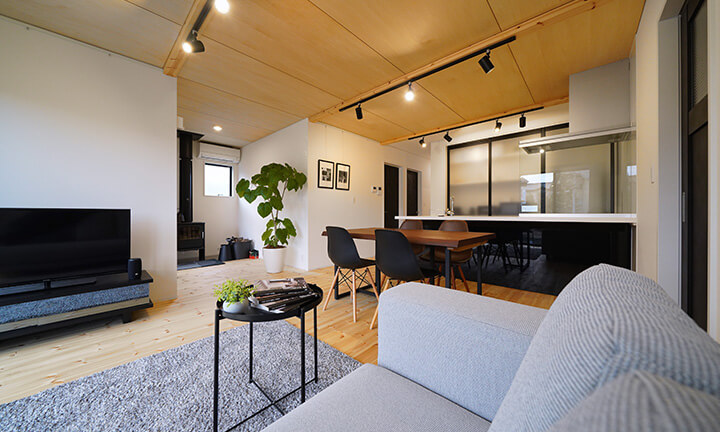 人生をデザインする小さな家専門ブランド「YOROKOBi」