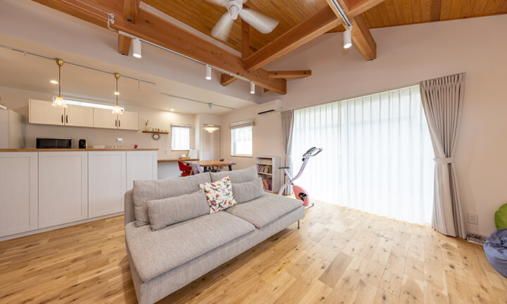 豊橋市の新築一戸建て住宅の施工例「木配りの家」の写真2